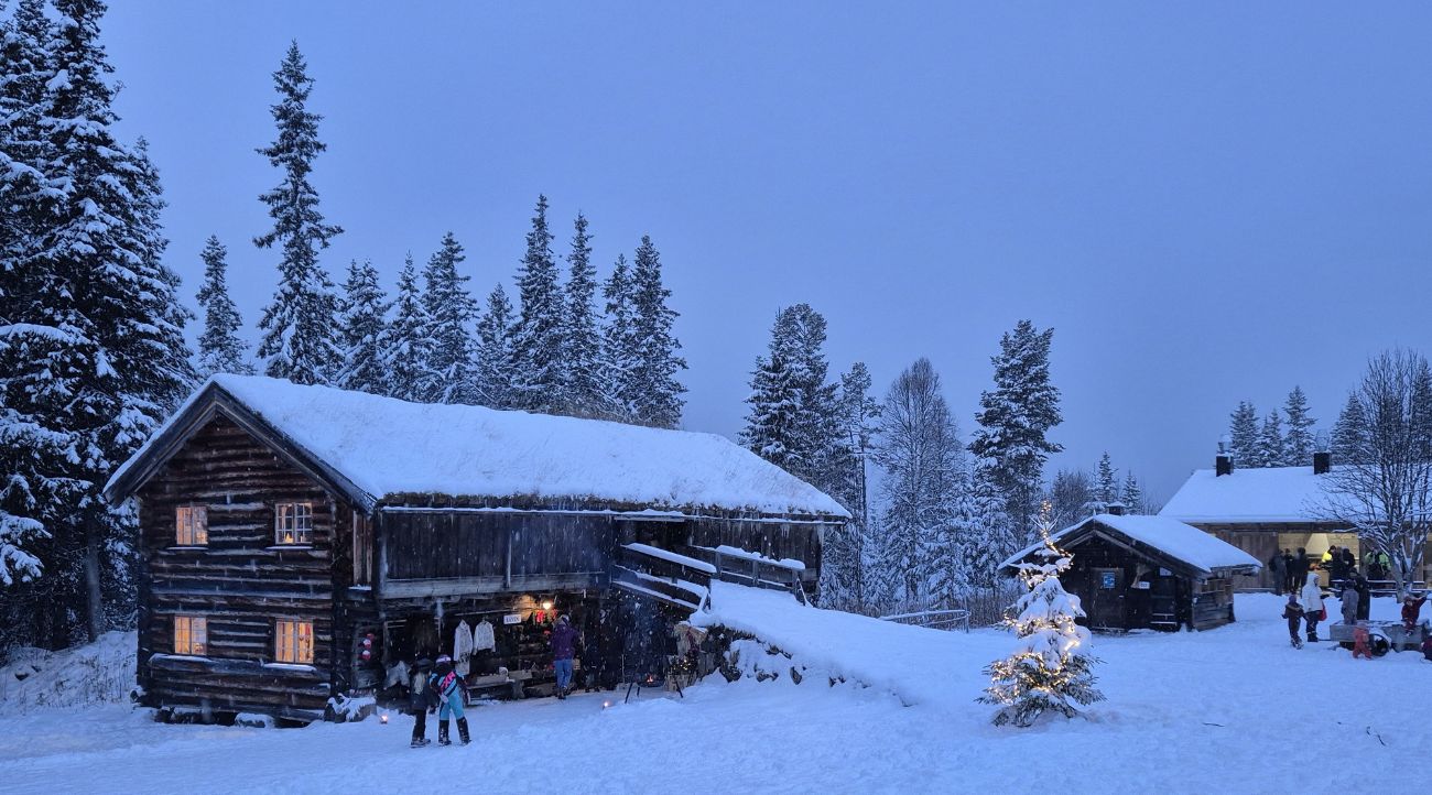 Yes, Christmas cards do exist in real life! Snowy view of the Christmas Market held on campus in Rauland, Norway.